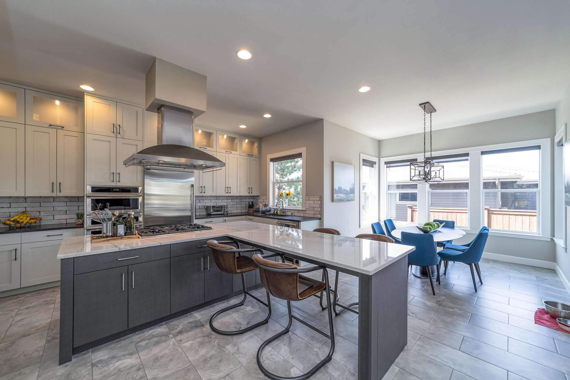 Connected kitchen and living spaces from the Linnius project gallery